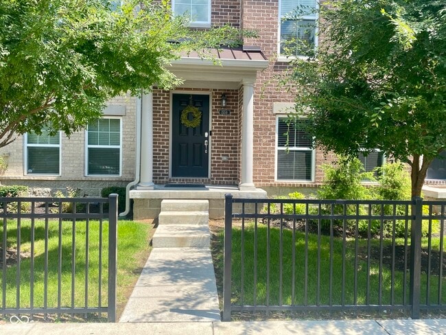 Building Photo - 1559 Bellefontaine St