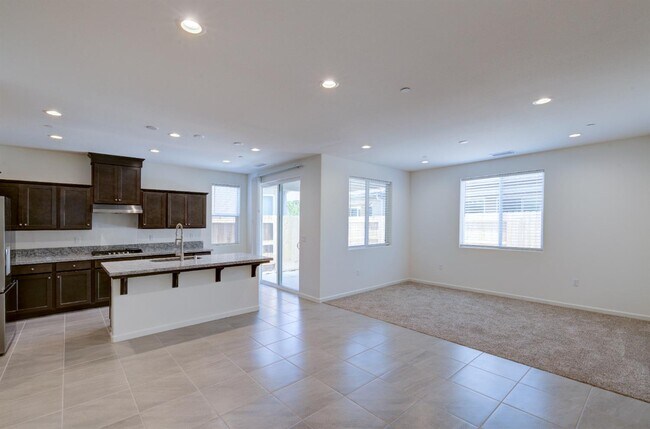 Foto del edificio - 4171 Mitchell Ave