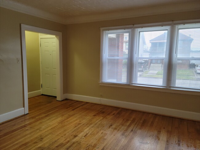 Living room - 2326 Clements St