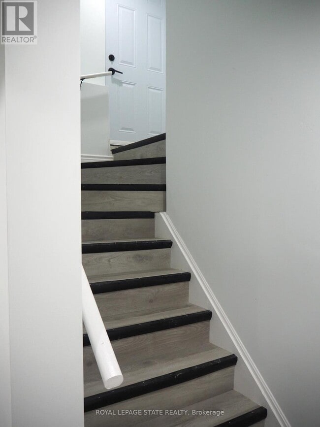 Building Photo - 8 Knowles St