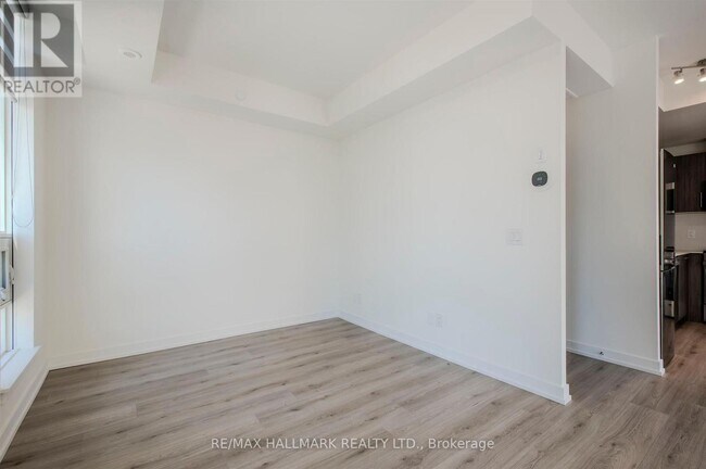 Building Photo - 861 Sheppard Ave W