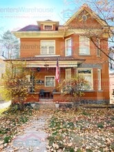 Building Photo - 970 E 1st Ave
