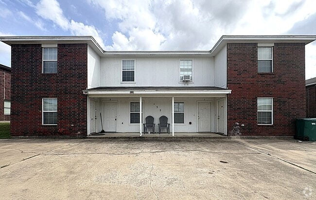 Building Photo - 152 Ryan Cir