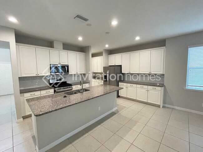 Building Photo - 14818 Caravan Ave
