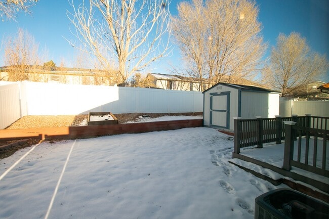 Building Photo - 4585 Hennings Dr