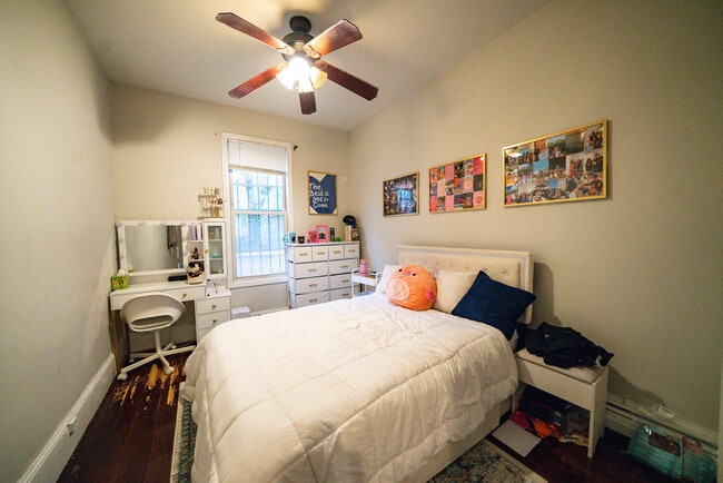 Foto del edificio - 717 Parker St