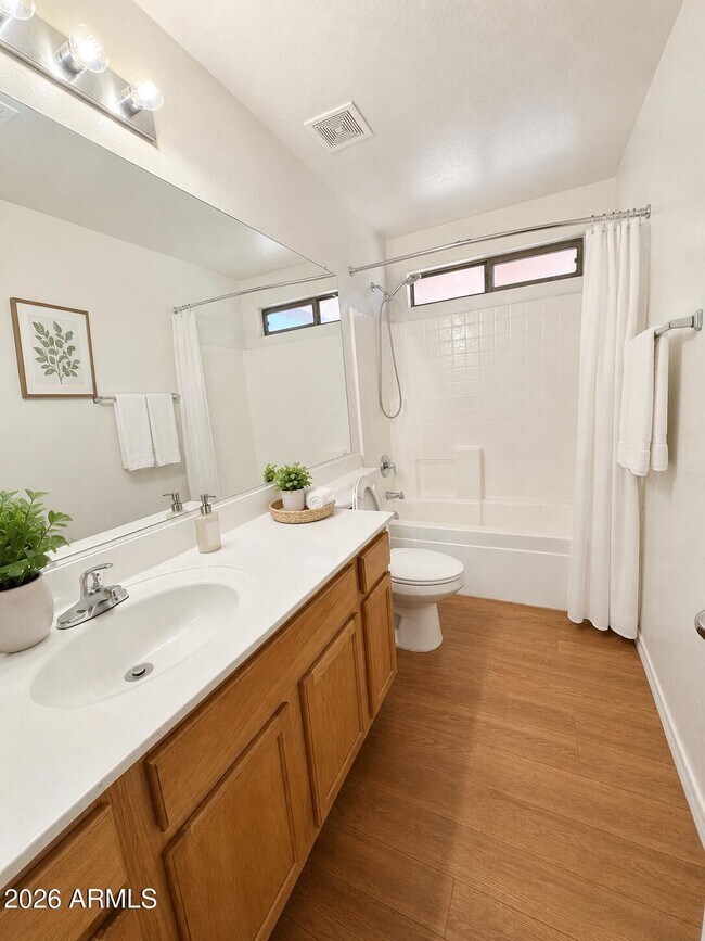 Foto del edificio - 25776 W Winslow Ave