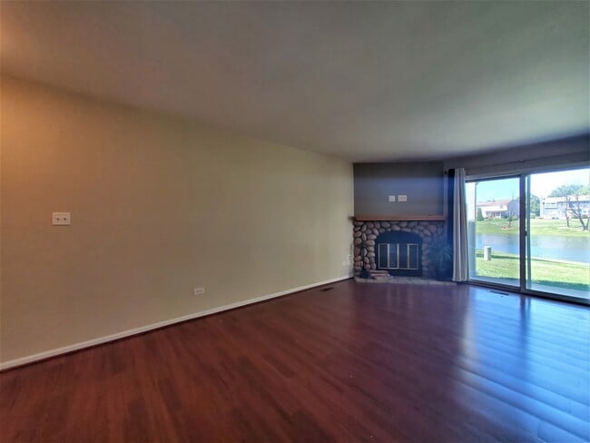 Building Photo - 1374 Longacre Ln