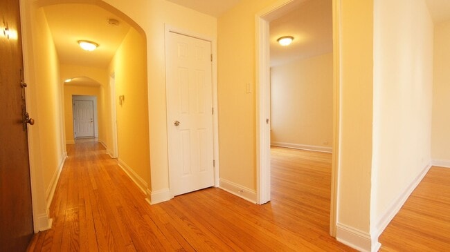 Foto del edificio - 3428 W Parker Ave