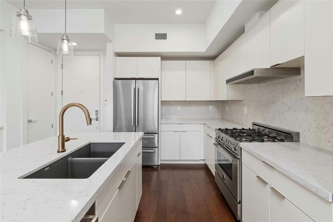 Building Photo - 207 W Johanna St