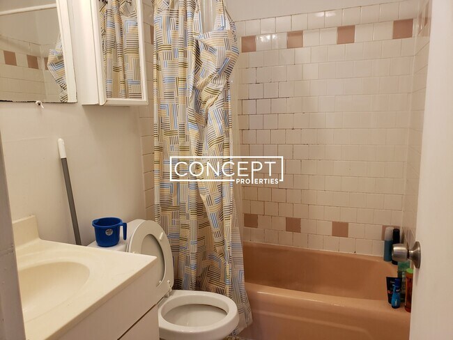 Foto del edificio - 226 Parker Hill Ave