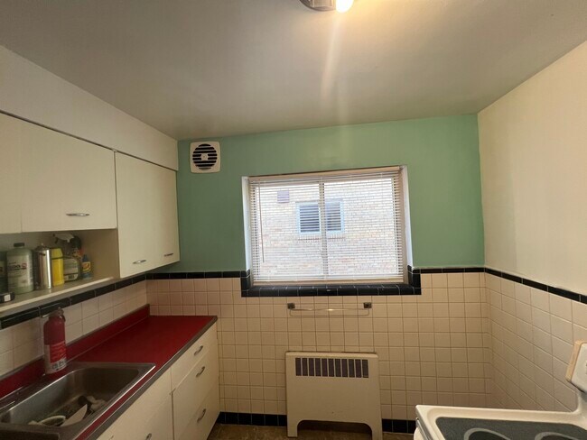 Foto del edificio - 4056 Longford Dr