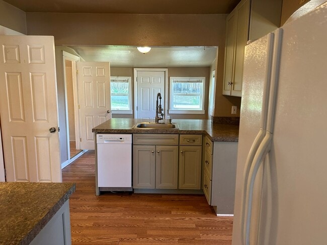 Building Photo - 2 Bedroom Home for Rent in The Dalles
