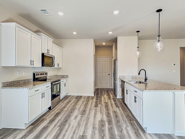 Foto del edificio - 700 Plant Rd