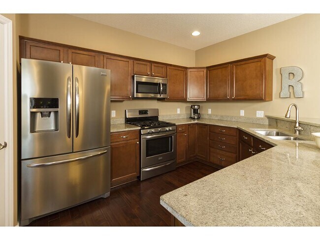 Building Photo - 9580 Madison Dr