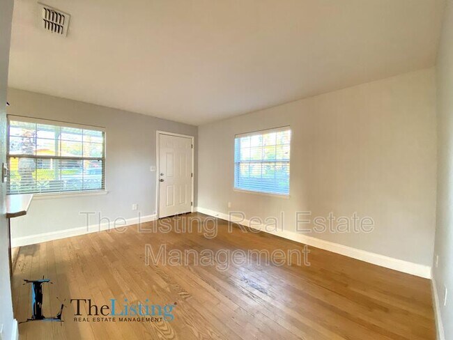 Building Photo - 3142 S Bumby Ave
