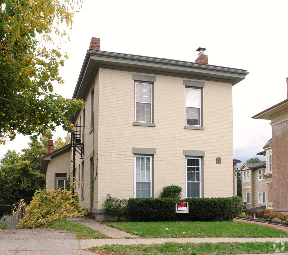 142 S Fitzhugh St, Rochester, NY 14608 Apartments in Rochester, NY