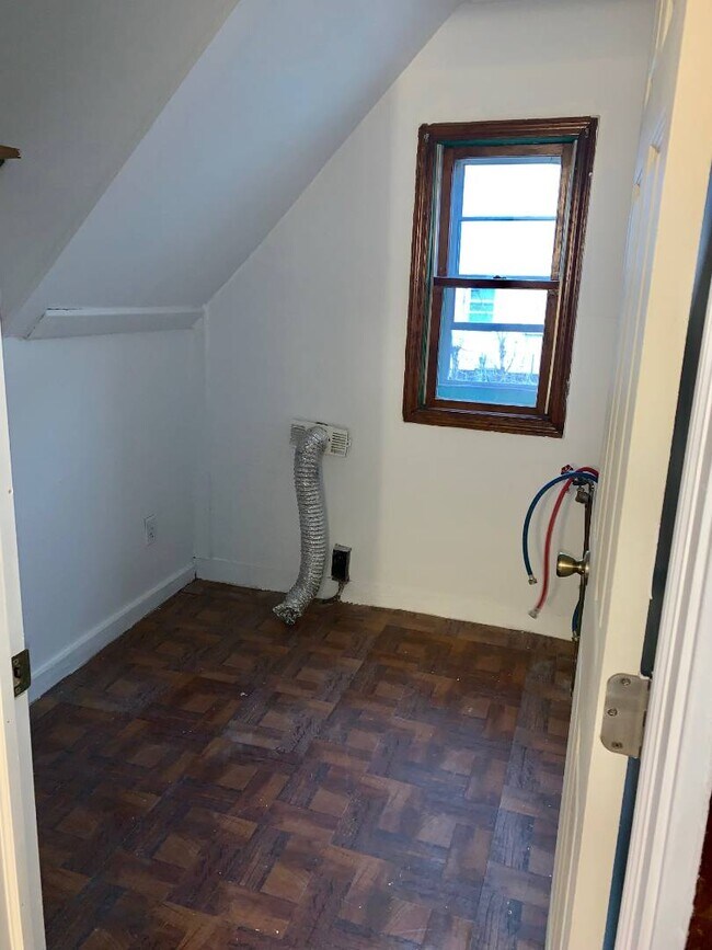 Building Photo - 1089 Cutler St