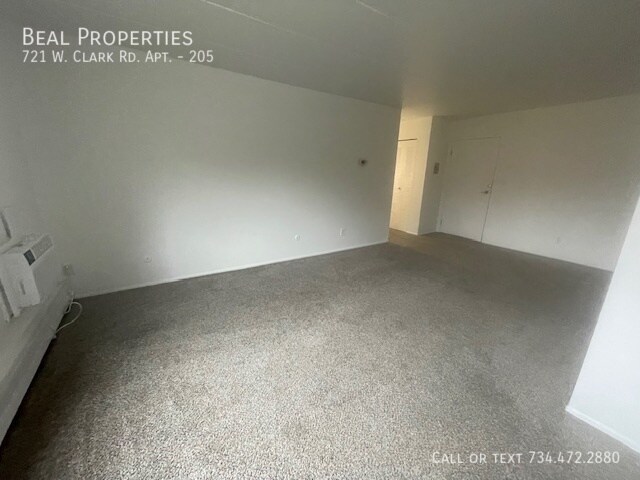 Foto del edificio - 721 W Clark Rd