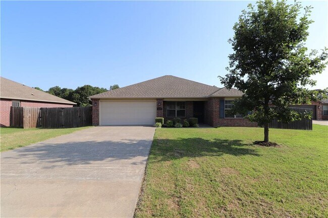 Building Photo - 3234 Laurel Spring Cove