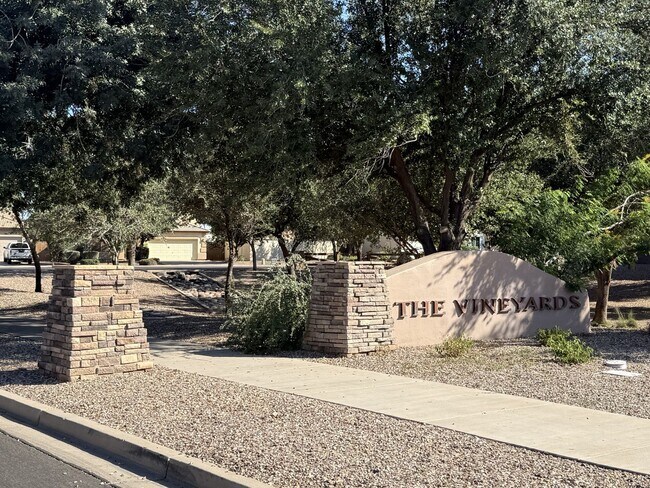 Foto del edificio - 4 bedrooms in Power Ranch