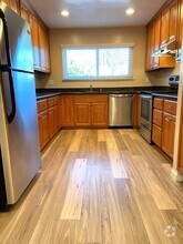 Building Photo - 10350 Leola Ct