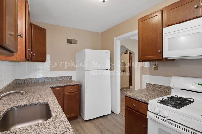 Foto del edificio - 5442 Bancroft Ave