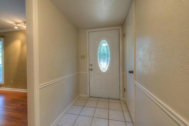 Building Photo - 11405 Ladera Vista Dr