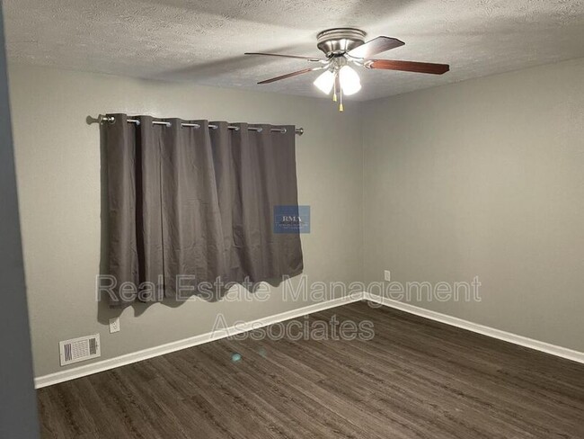 Building Photo - 12B Lisa Ln