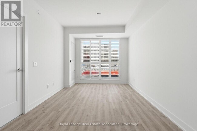 Photo du bâtiment - 25 Cordova Ave