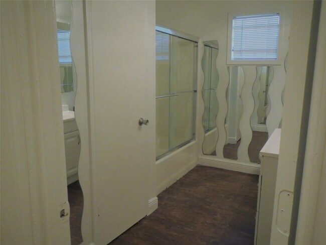 Foto del edificio - 941 Ashland Blvd