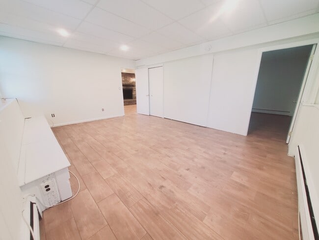 Building Photo - 47 Whitmore Ln