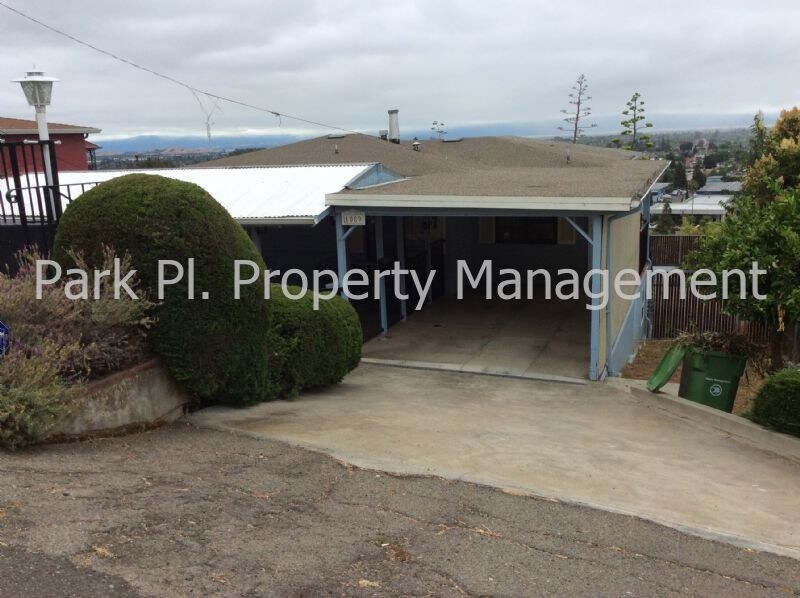 Primary Photo - 1089 Central Blvd