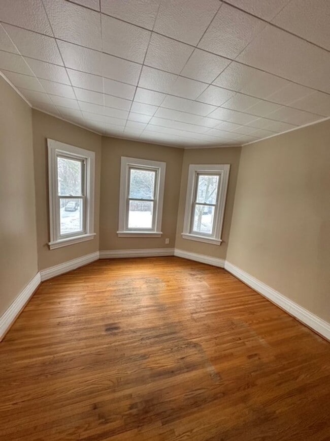 Building Photo - 490 Glenwood Ave