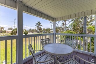 Building Photo - 950 San Carlos Dr