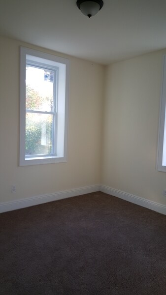 Building Photo - 817 Ringwood Ave