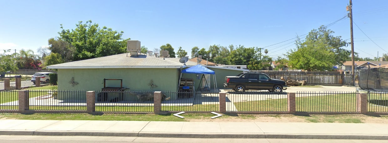 Foto del edificio - Coming Soon 3 Bd 1 Ba Home in East Bakersf...