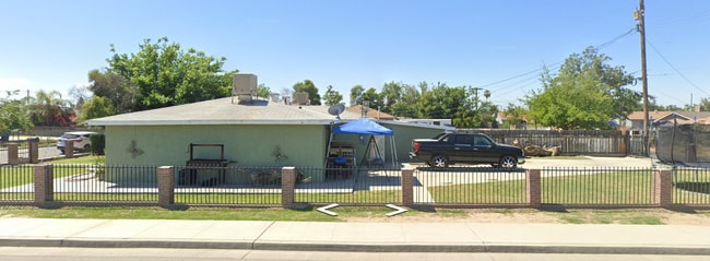 Building Photo - Available Now | 3 Bd 1 Ba Home in East Bak...