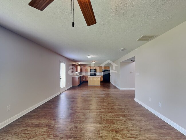 Foto del edificio - 960 Foxtail Ct