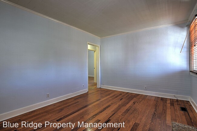 Building Photo - 3 br, 2 bath House - 1540 Pineola Avenue