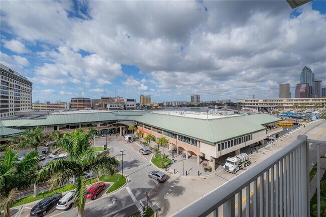 Foto del edificio - 700 S Harbour Island Blvd