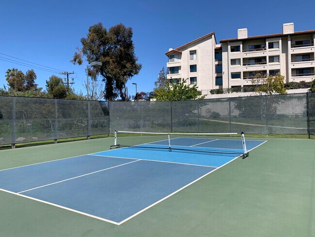 Foto del edificio - 5645 Friars Rd