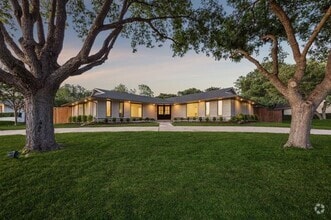 Building Photo - 6721 Meadowcreek Dr