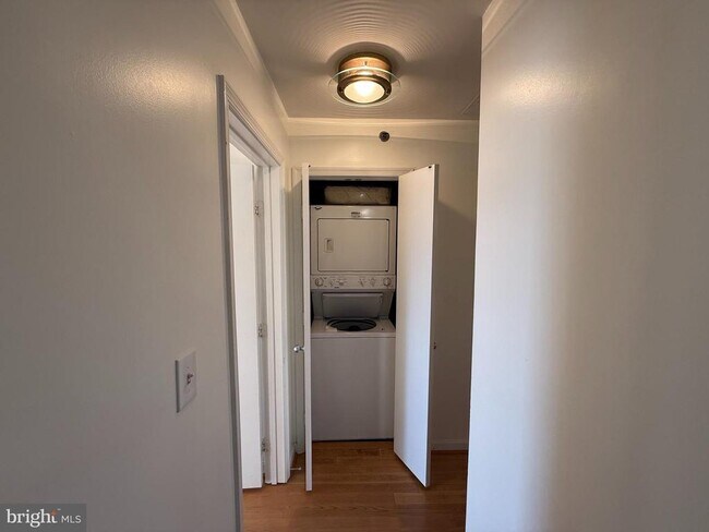 Foto del edificio - 1230 23rd St NW
