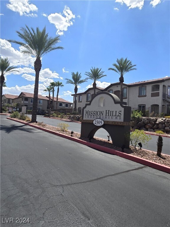 Primary Photo - 2305 W Horizon Ridge Pkwy
