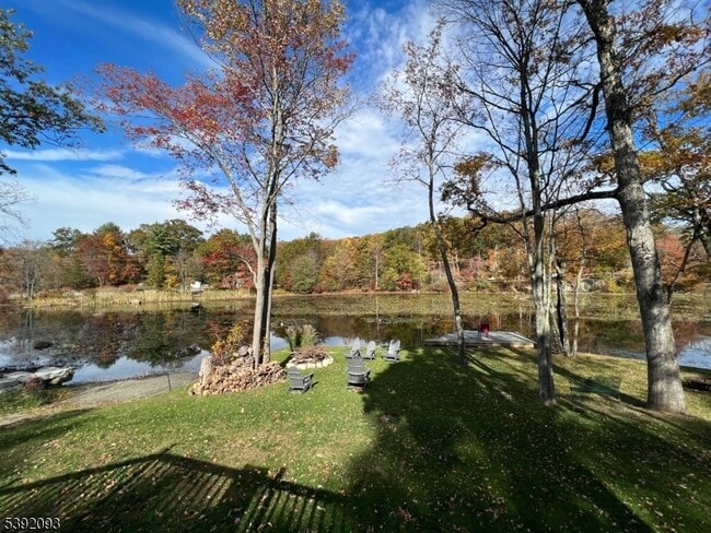 Building Photo - 2 Hilltop Rd