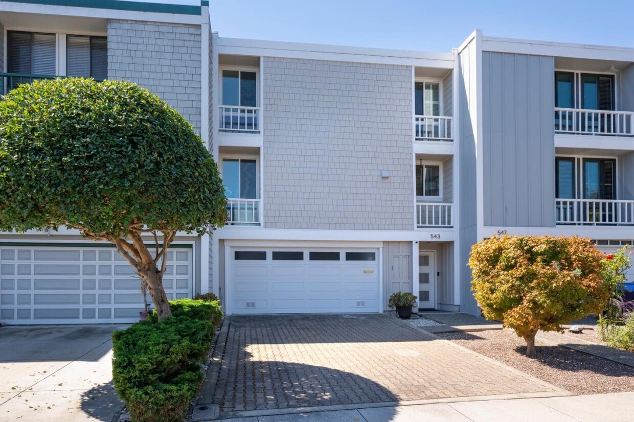 Primary Photo - 543 Starboard Dr