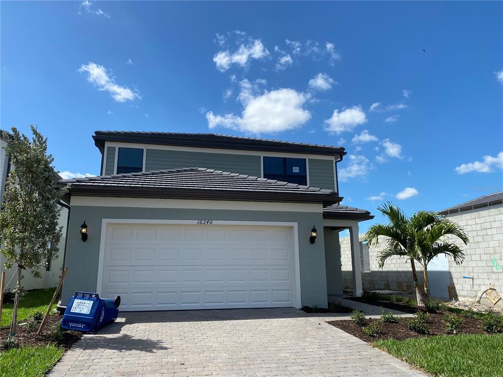 Foto principal - 16240 Pine Mist Dr