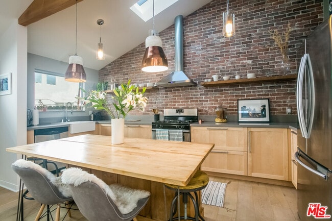 Foto del edificio - 4088 Redwood Ave