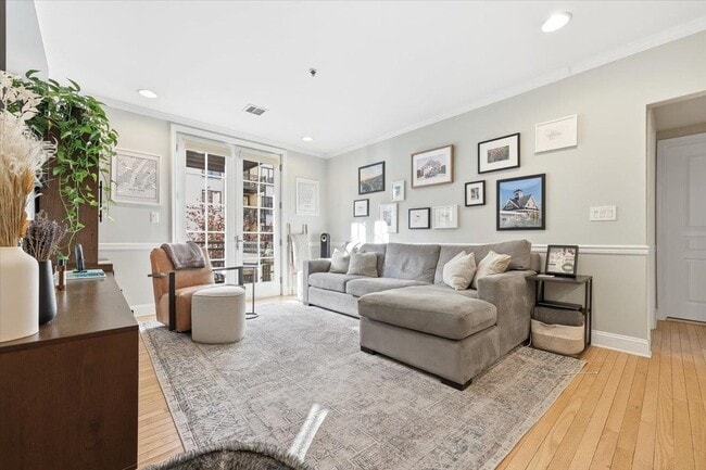 Building Photo - 501 9th St